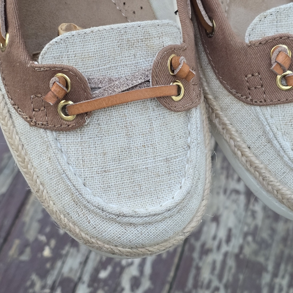 St. John's Bay Women's Tan and Cream Loafers Sz 8 - Picture 7 of 11